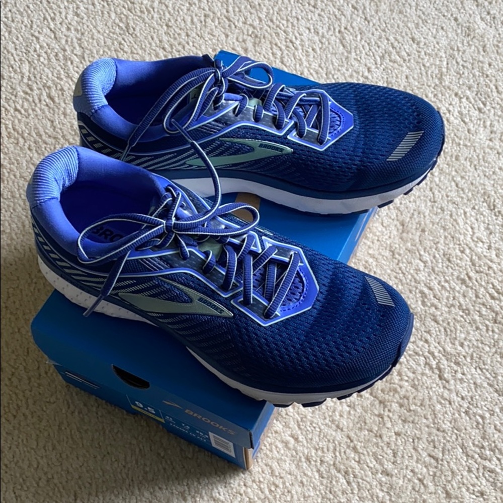 Women Brooks Ghost 12 in 9.5 Wide